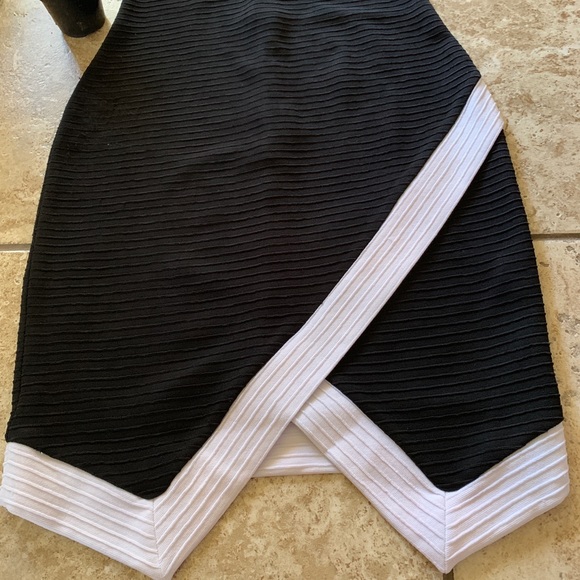 Dress - Picture 3 of 6